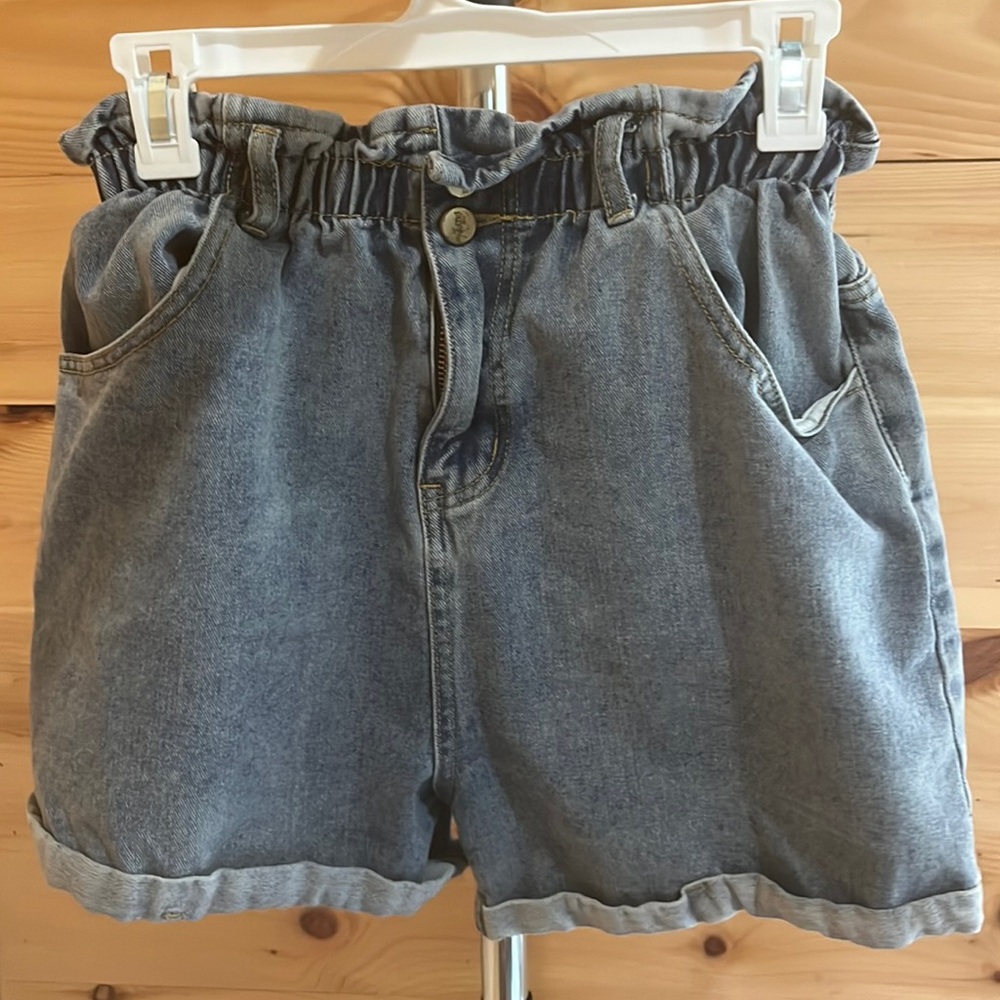 Size large pair of Jean shorts with elastic scrunched waist